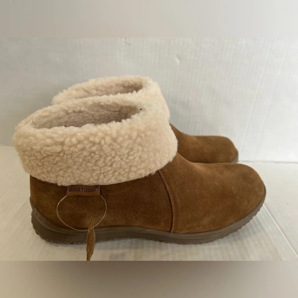 Minnetonka Suede Ankle Boot With Faux Fur Lining, NWT